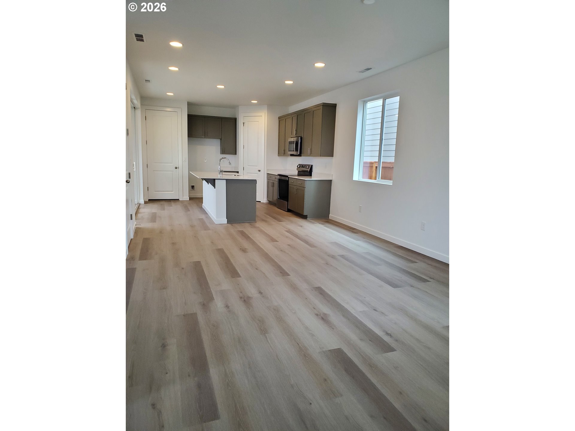 505 SW EATON BLVD