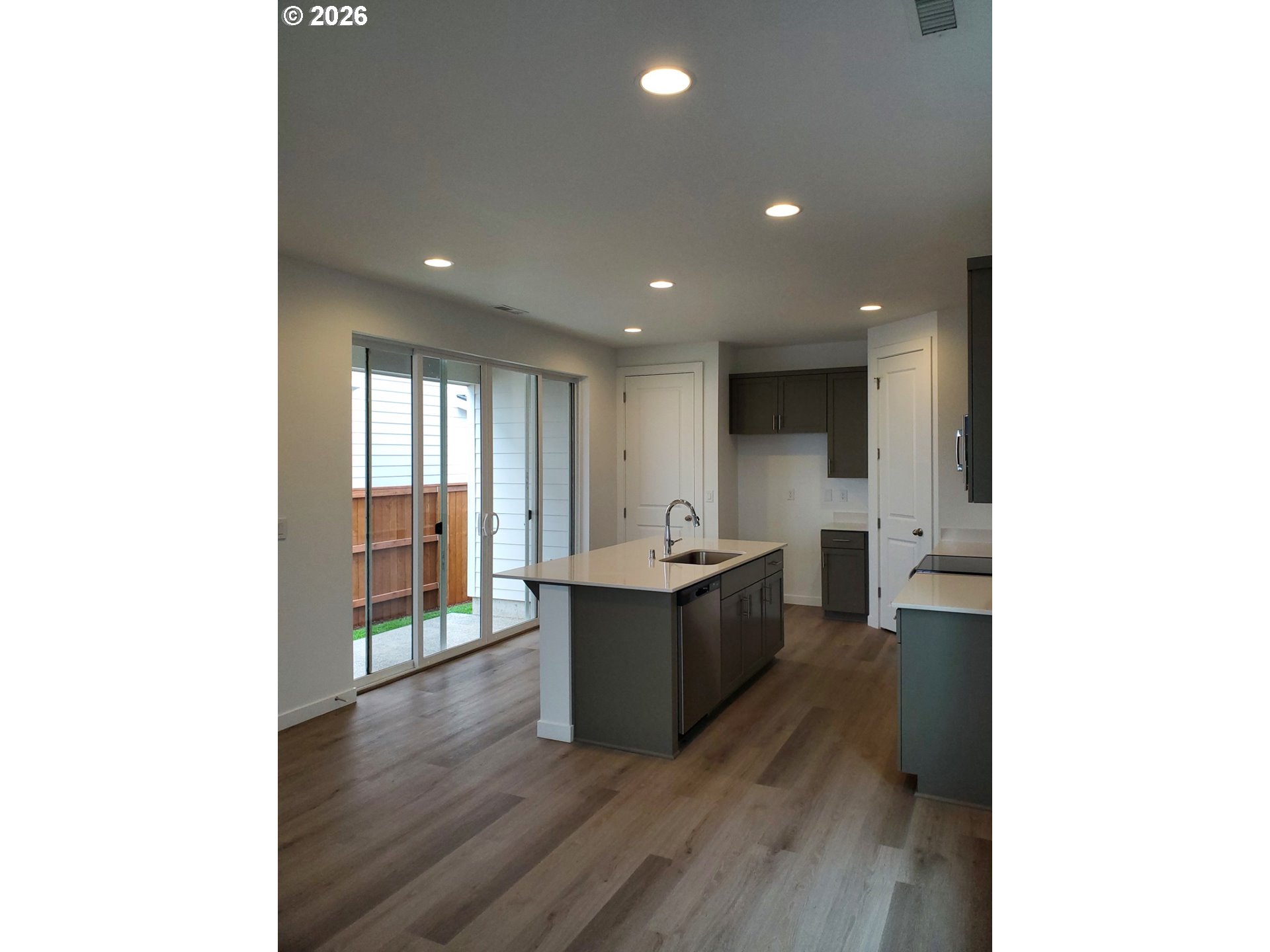 505 SW EATON BLVD