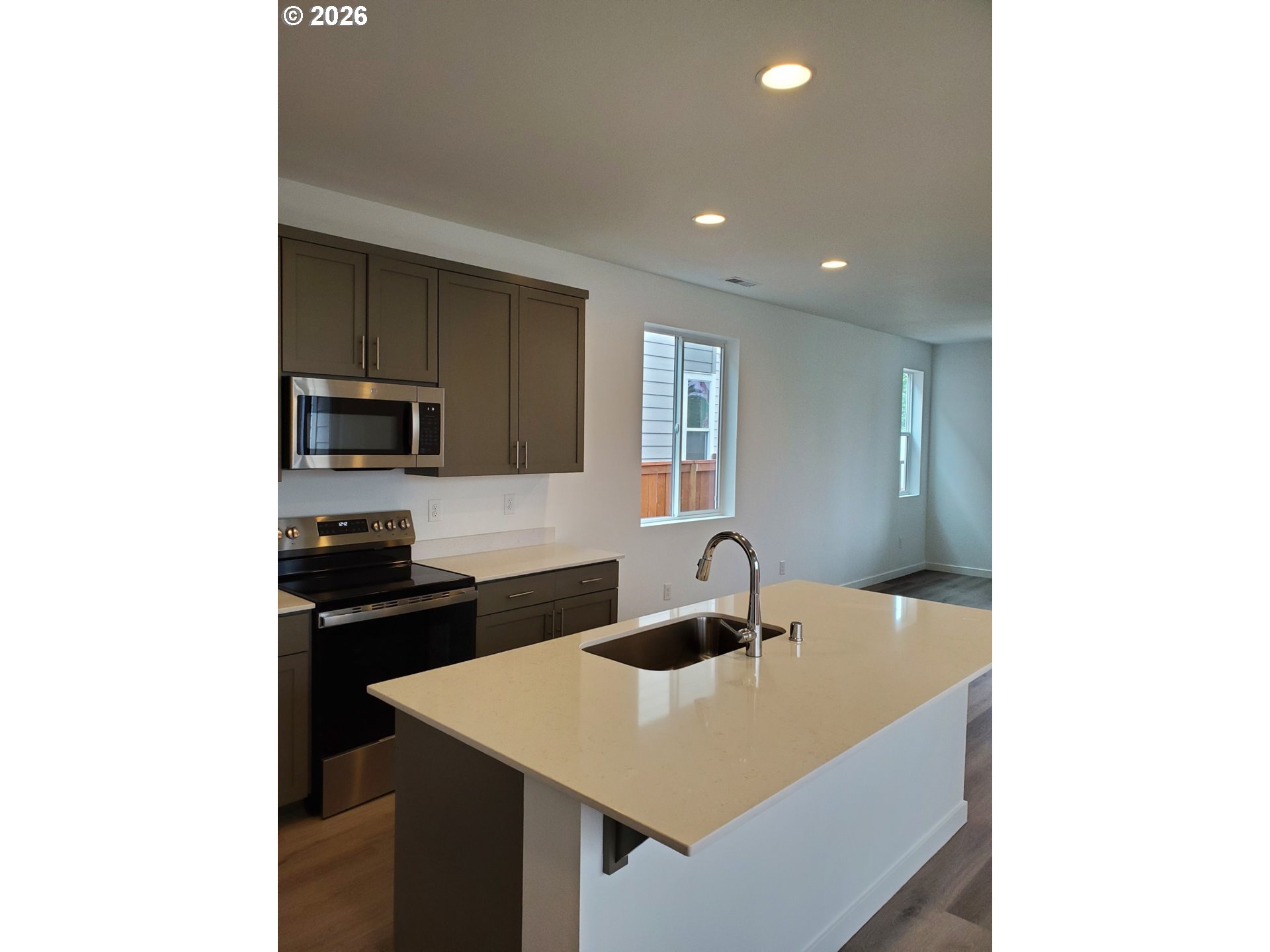 505 SW EATON BLVD