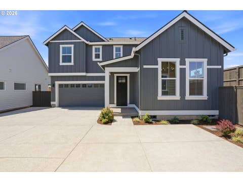 Photo of 1327 E Luna St #49, Newberg, OR 97132 (MLS # 410887832)