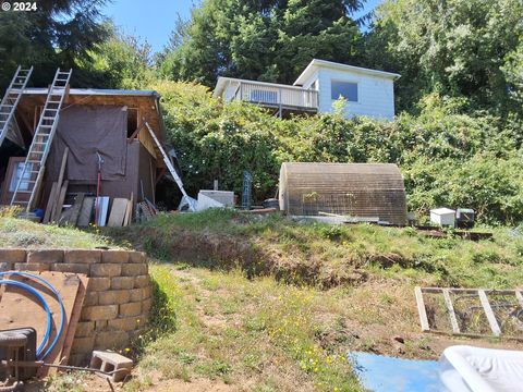 A home in Coos Bay