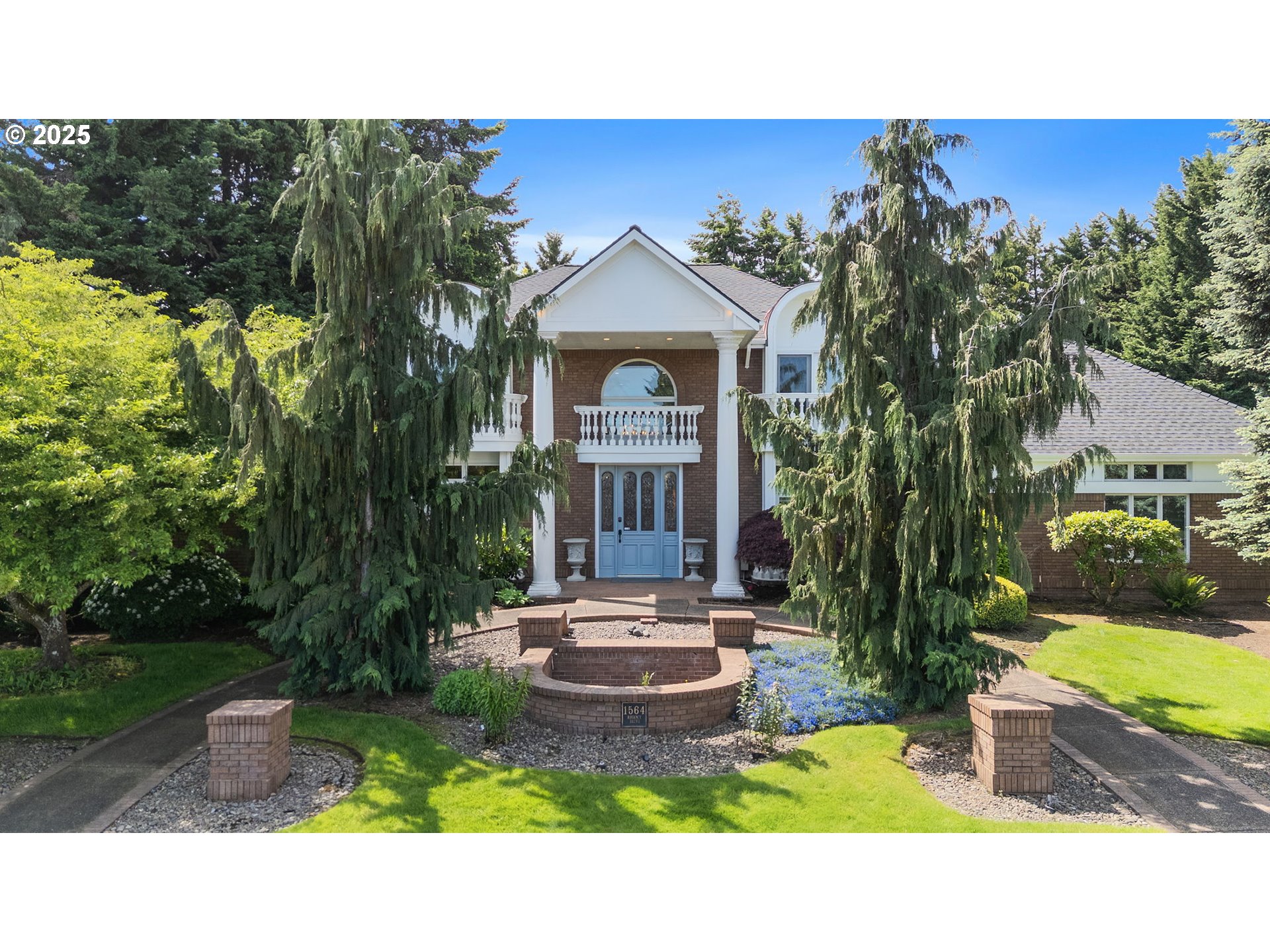 1564 REGENCY DR