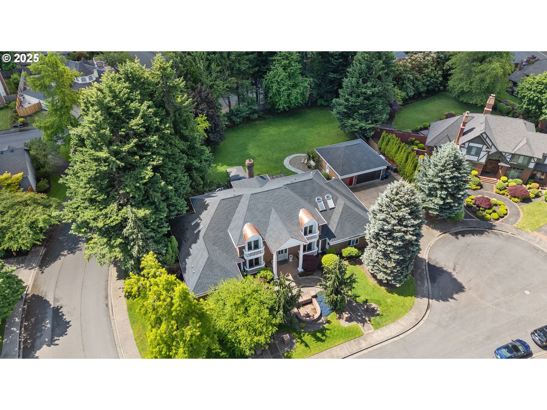 1564 REGENCY DR