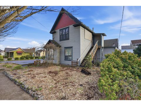 114 E 2ND ST Newberg OR 97132