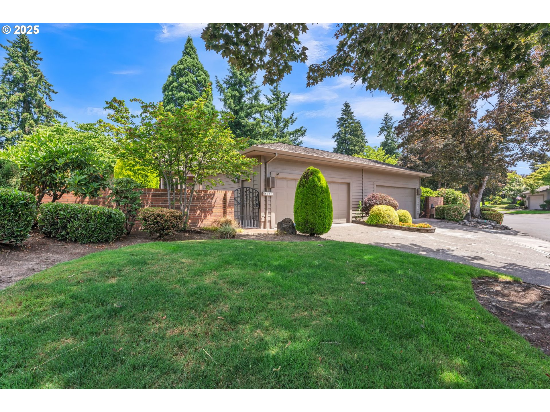 8085 SW FAIRWAY DR