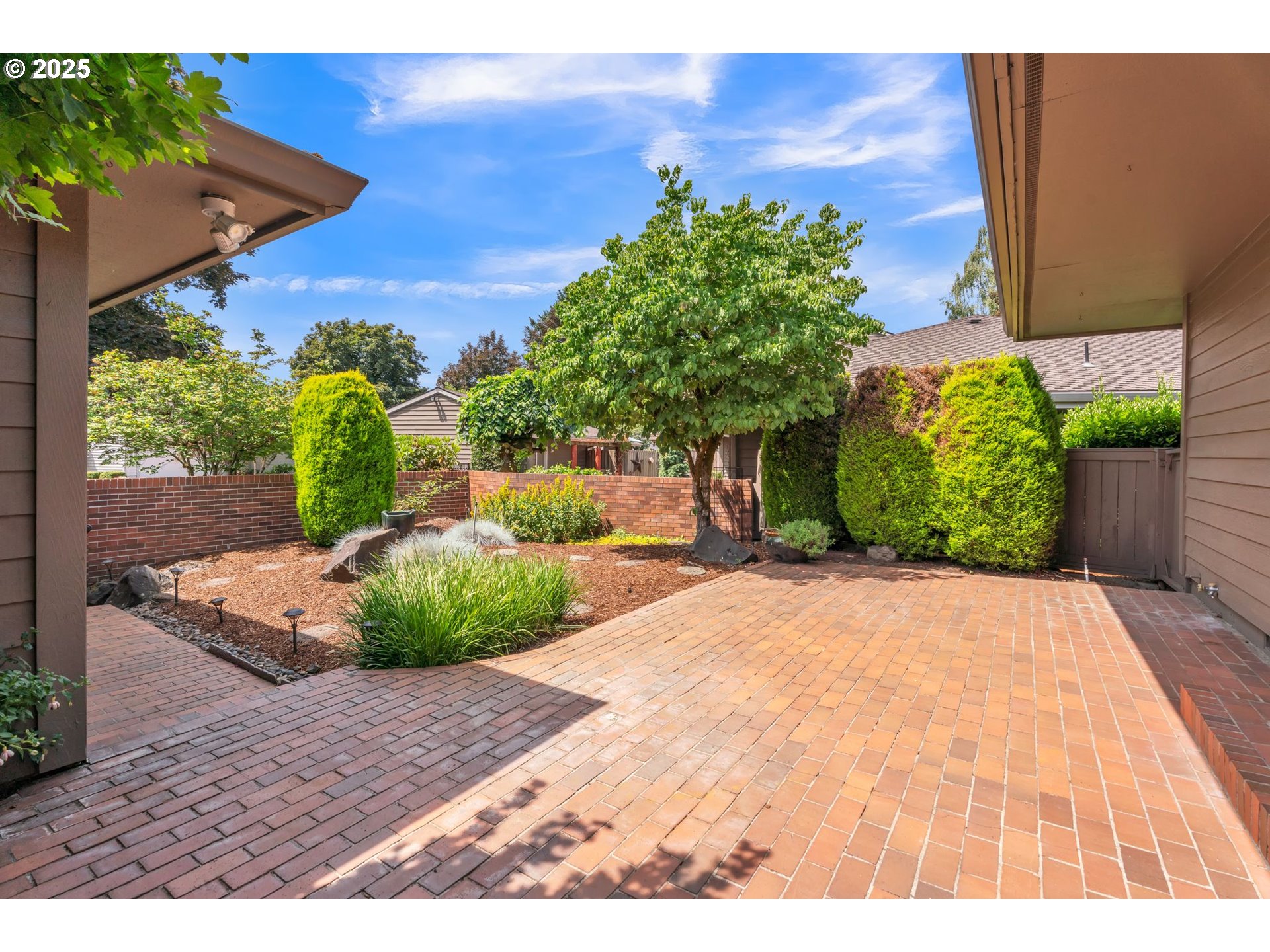 8085 SW FAIRWAY DR