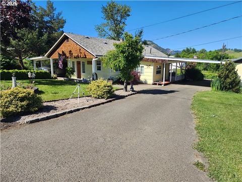 795 E ST Riddle OR 97469