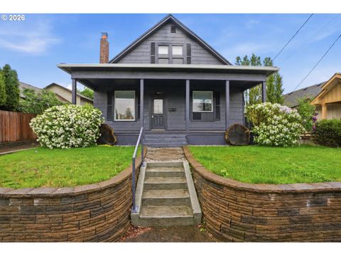 Photo of 624 NE 2nd Ave, Camas, WA 98607 (MLS # 201724144)