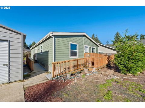 A home in Coos Bay