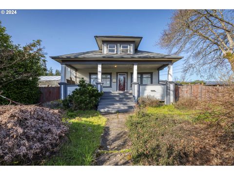 A home in Cottage Grove