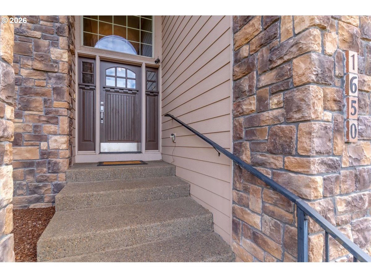 1650 WEST MEADOWS DR NW
