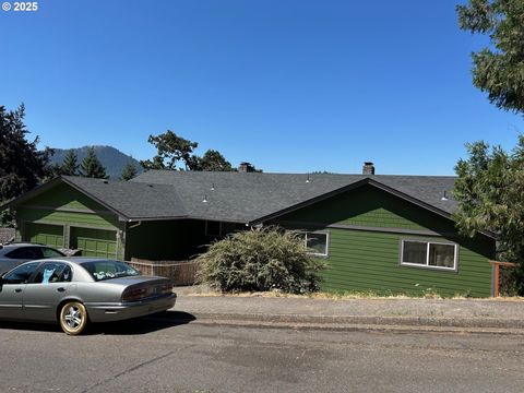 3740 EMERALD ST Eugene OR 97405