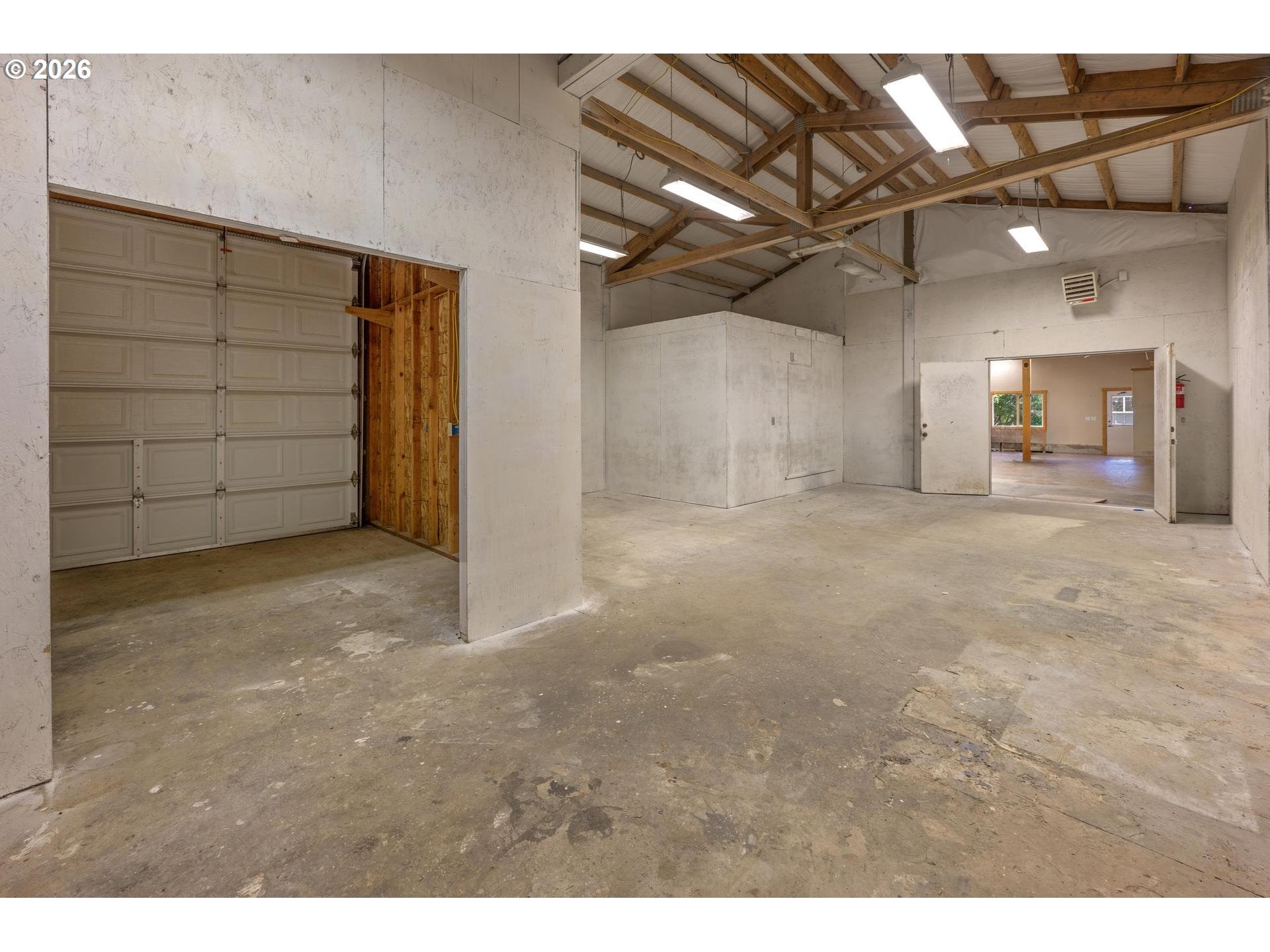 27200 S BARLOW RD