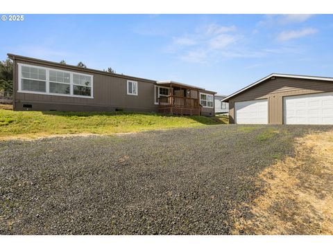 121 Andorra Dr, Roseburg, OR 97471 - MLS#: 131542252