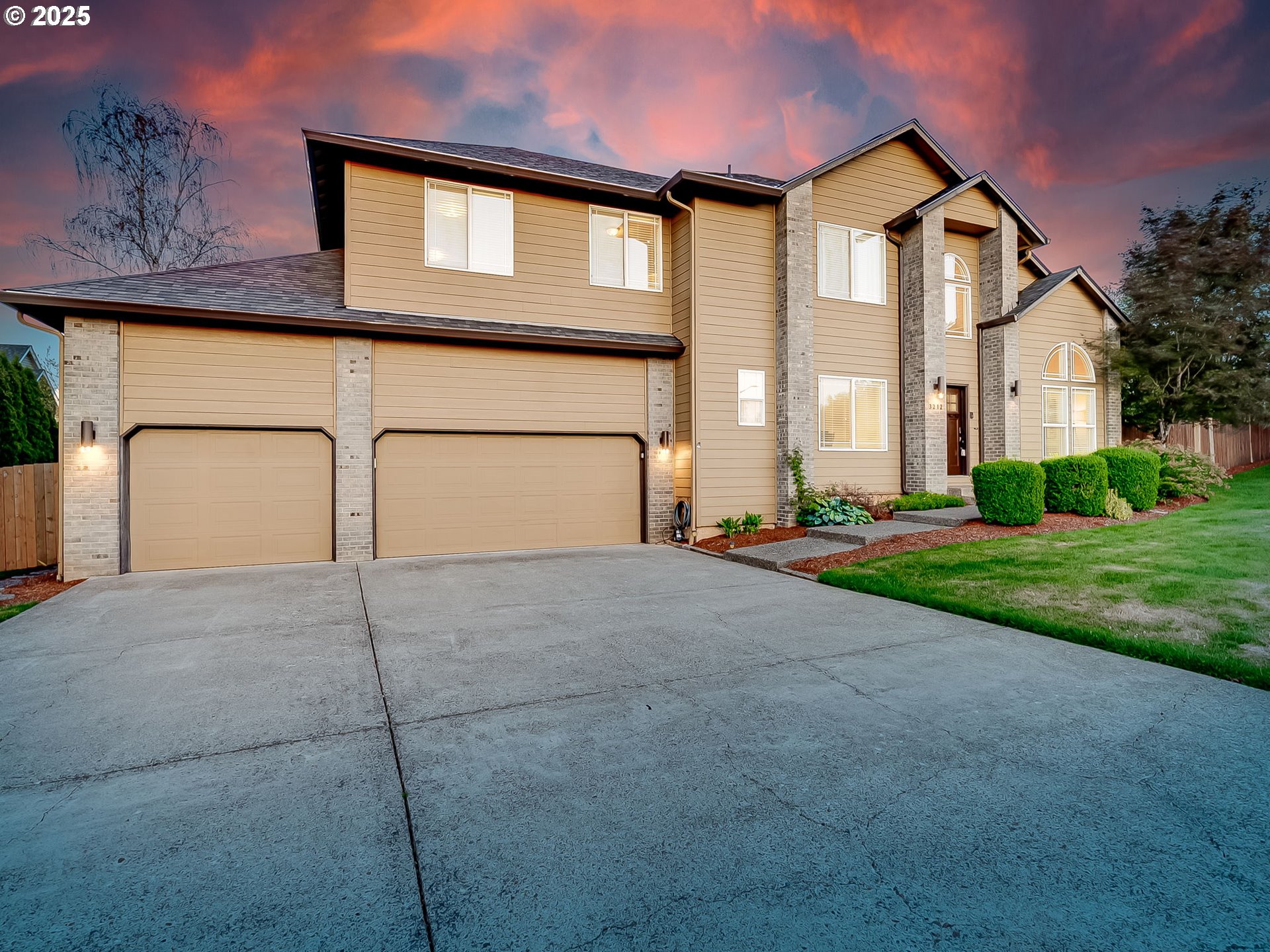 3212 NW SIERRA DR