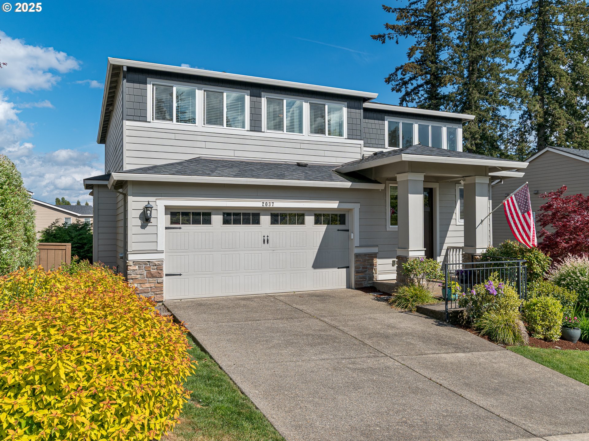 2037 DE VRIES WAY