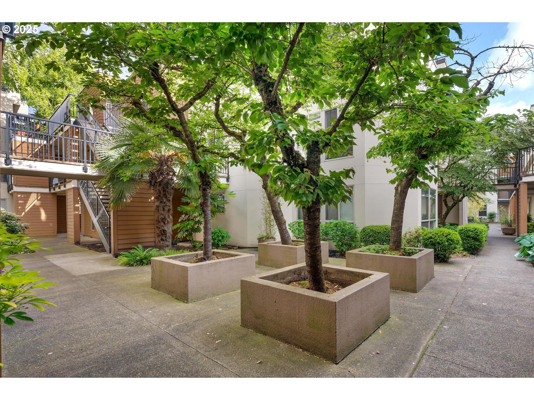 1535 SW CLAY ST 238
