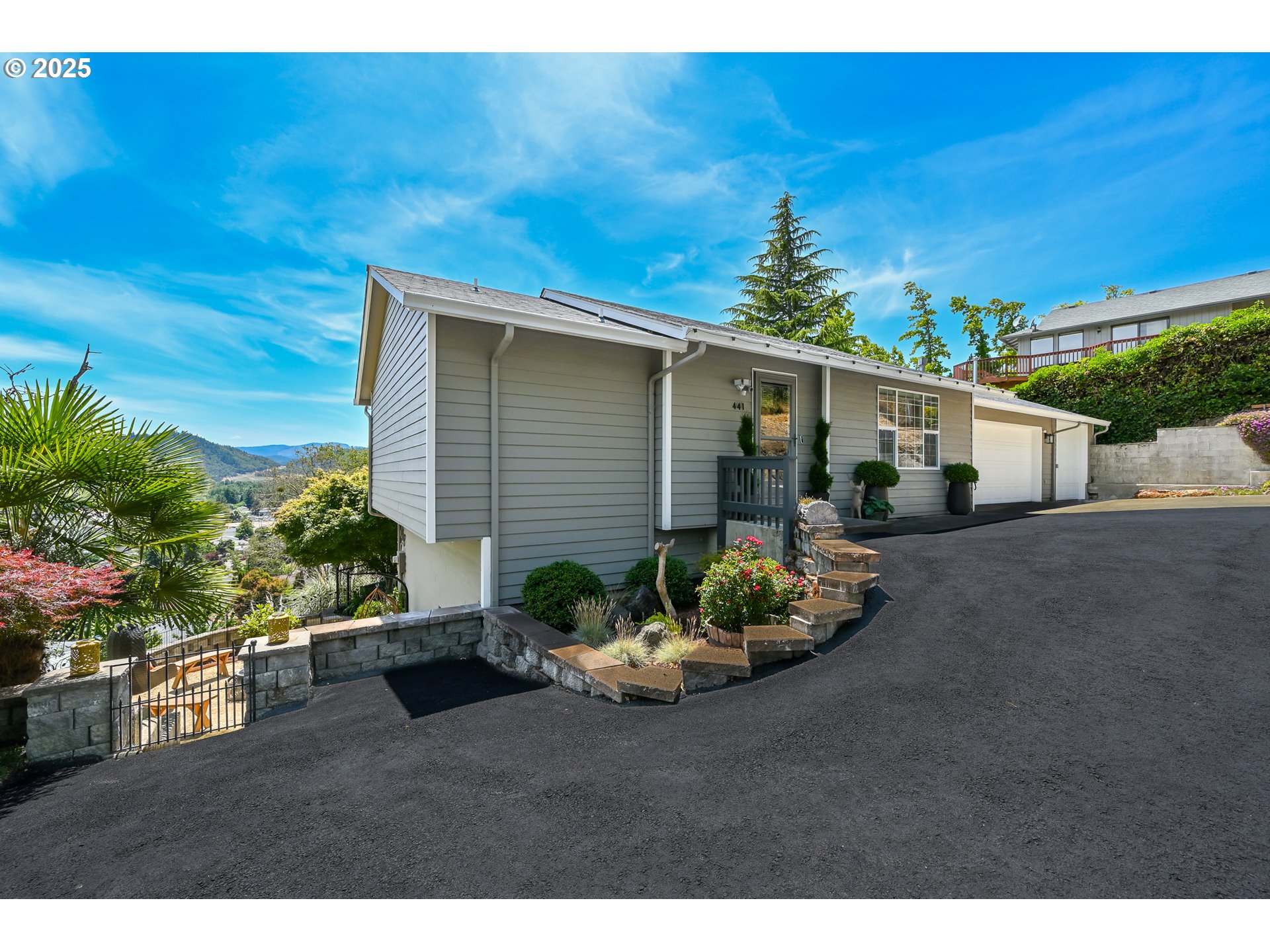 441 NW GALAXY DR