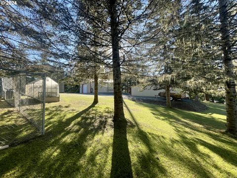 A home in Coquille