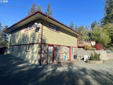 A home in Coquille