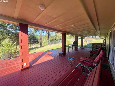 A home in Coquille