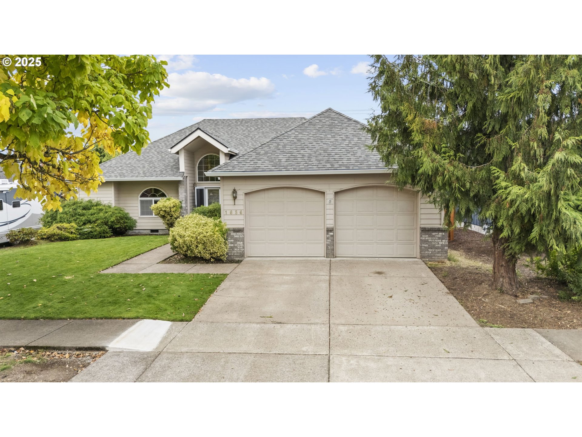 1656 IRON HORSE RD