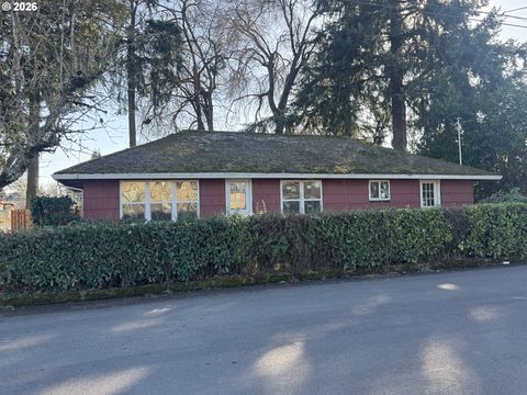 211 SHERMAN ST Amity OR 97101