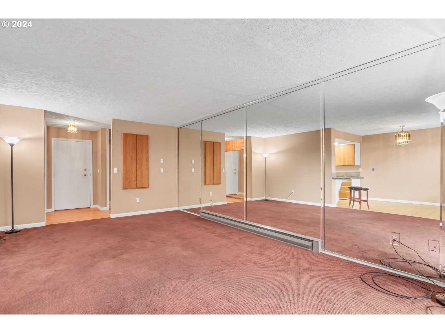 5585 E EVERGREEN BLVD 5103