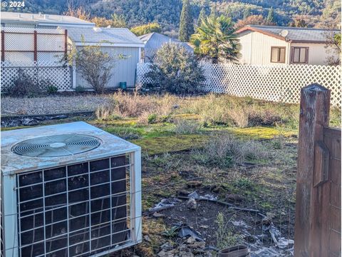 A home in Roseburg