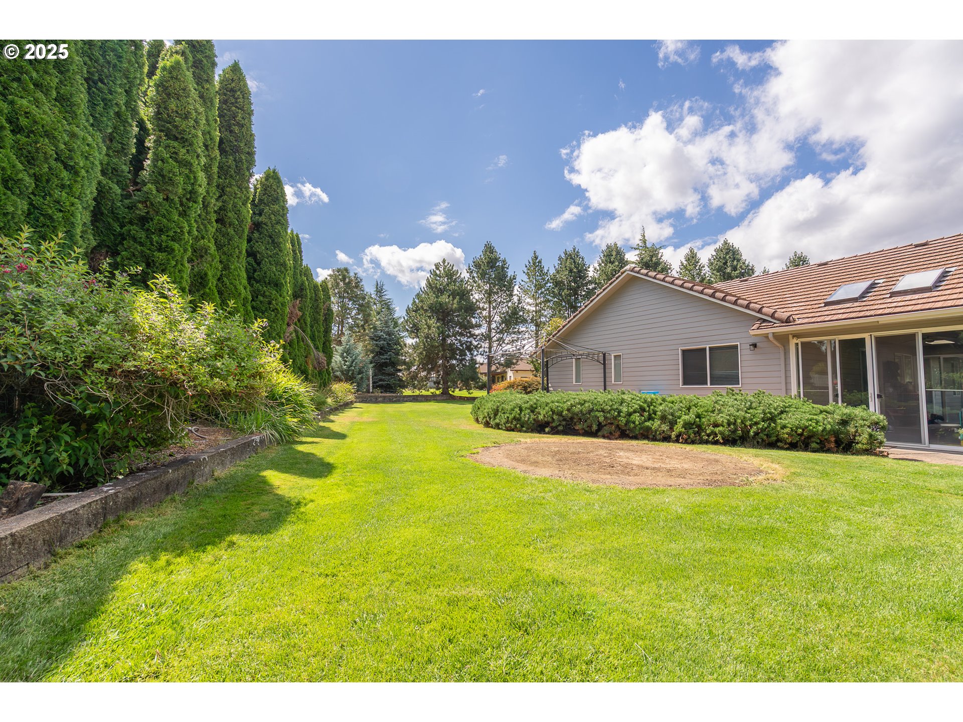 1140 NE CLOVER VALLEY CT