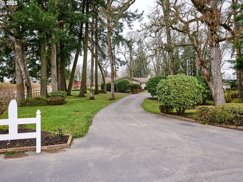 A home in Woodburn