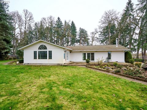 A home in Woodburn