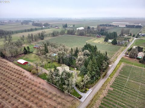 A home in Woodburn