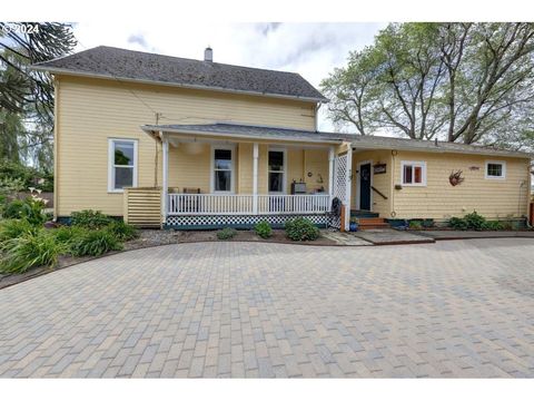 A home in Chinook