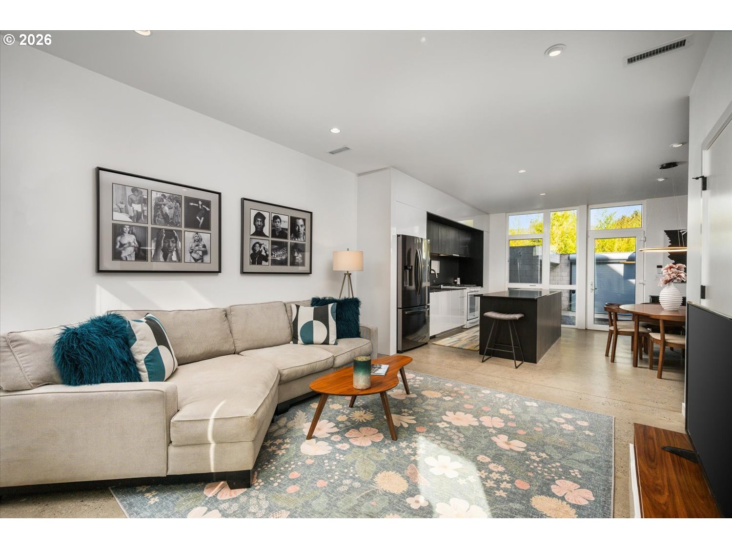 7168 N VANCOUVER AVE