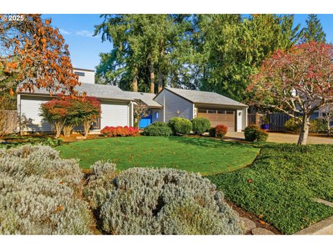 Photo of 993 Robin Hood Ave, Eugene, OR 97401 (MLS # 453257468)