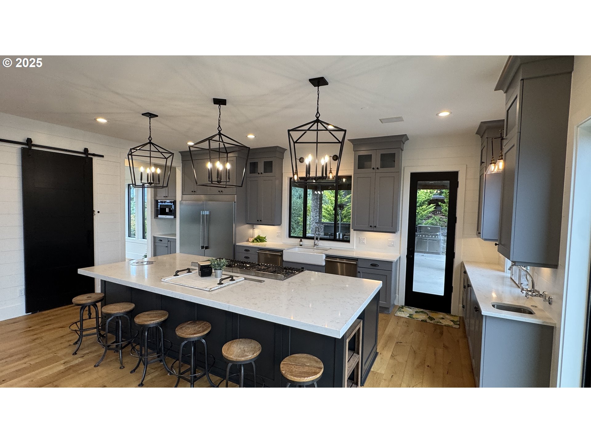 858 SOMMERSET RD
