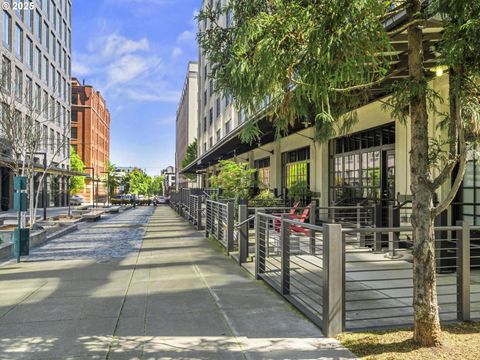 1400 NW IRVING ST 621 Portland OR 97209