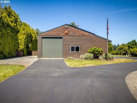 A home in Hubbard