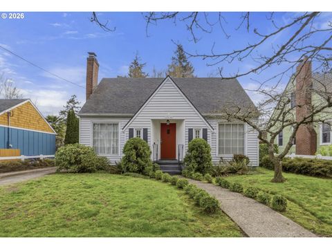 7836 N CHAUTAUQUA BLVD Portland OR 97217