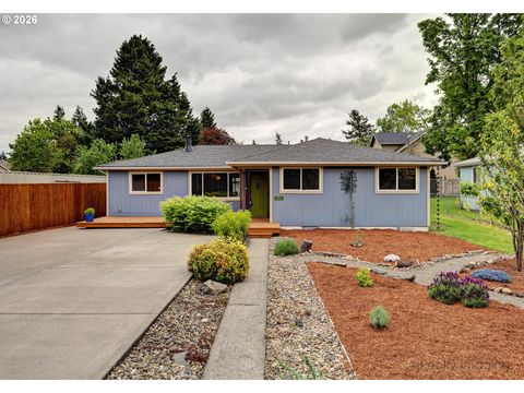 8106 SE 67TH AVE Portland OR 97206