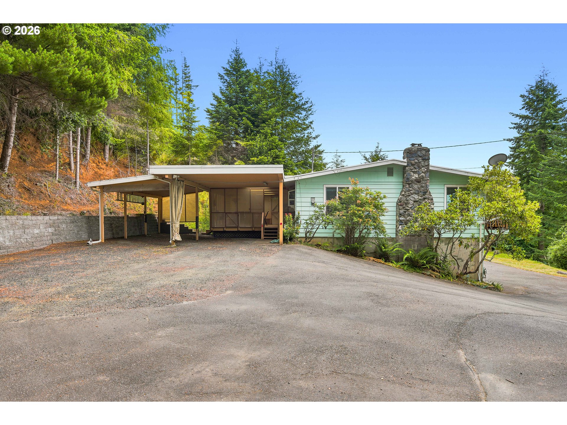 640 ROYAL DR