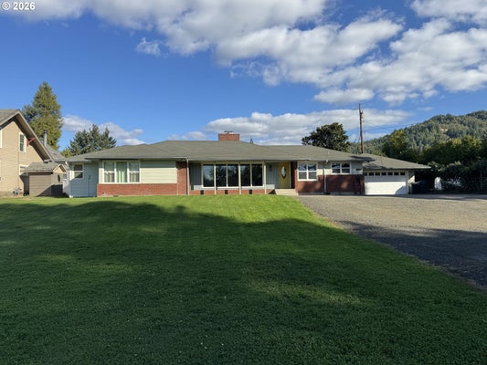 795 W OLD MELROSE RD, ROSEBURG, OR 97471 - Image 4daa9d170e8e704f20bbc2f7004aedd2/901075890