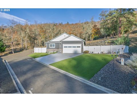 1851 NE ALAMEDA AVE Roseburg OR 97470