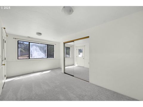 Tiny photo for 36250 Enterprise Rd, Creswell, OR 97426 (MLS # 392440823)