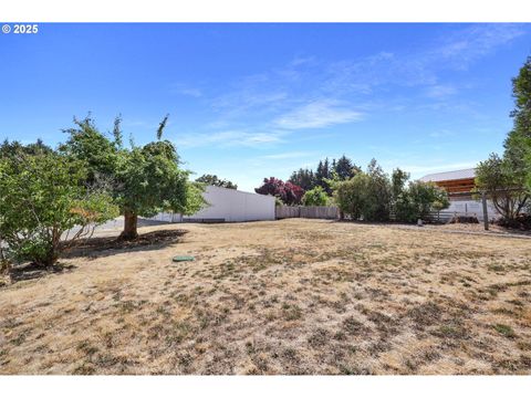 Tiny photo for 36250 Enterprise Rd, Creswell, OR 97426 (MLS # 392440823)