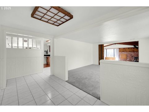 Tiny photo for 36250 Enterprise Rd, Creswell, OR 97426 (MLS # 392440823)