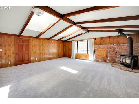 Tiny photo for 36250 Enterprise Rd, Creswell, OR 97426 (MLS # 392440823)
