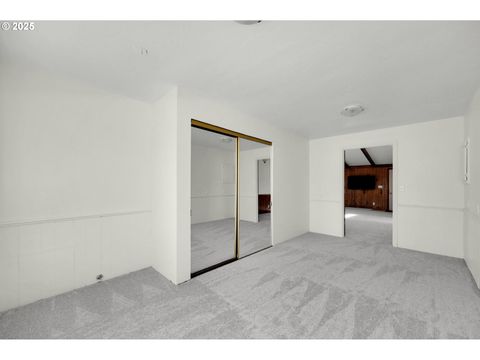 Tiny photo for 36250 Enterprise Rd, Creswell, OR 97426 (MLS # 392440823)