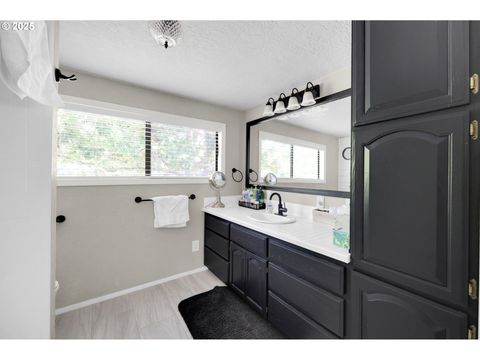 Tiny photo for 36250 Enterprise Rd, Creswell, OR 97426 (MLS # 392440823)